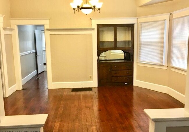 Building Photo - 2 bed 2 bath House in Vallejo - AVAILABLE ...