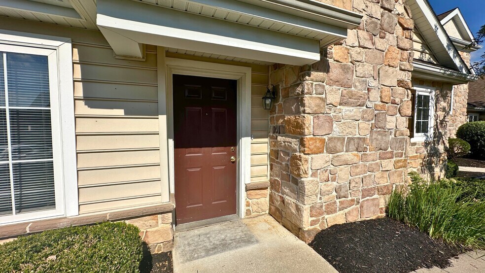 Building Photo - 676 Wallingford Rd