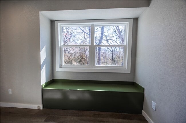 Building Photo - 17 Dillow Dr