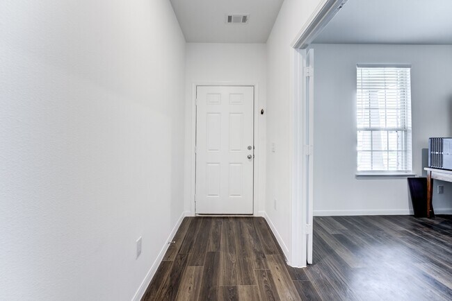 Building Photo - 338 Shady Cedar Hl Ln