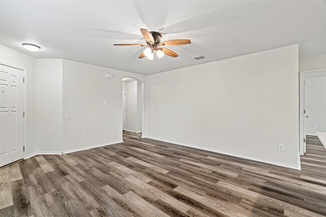 Building Photo - 206 Wells Bend