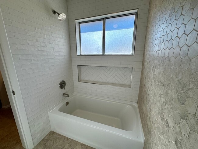Building Photo - Green Valley hone with Pool & Spa