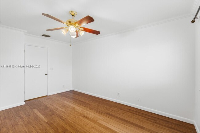 Building Photo - 1162 SW 44th Ave