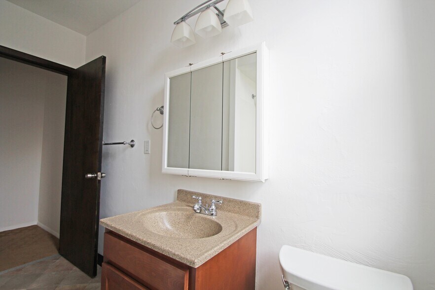 Building Photo - 321 S Trenton Ave