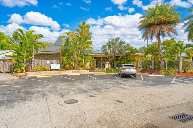 Building Photo - 8713 SW 137th Ave