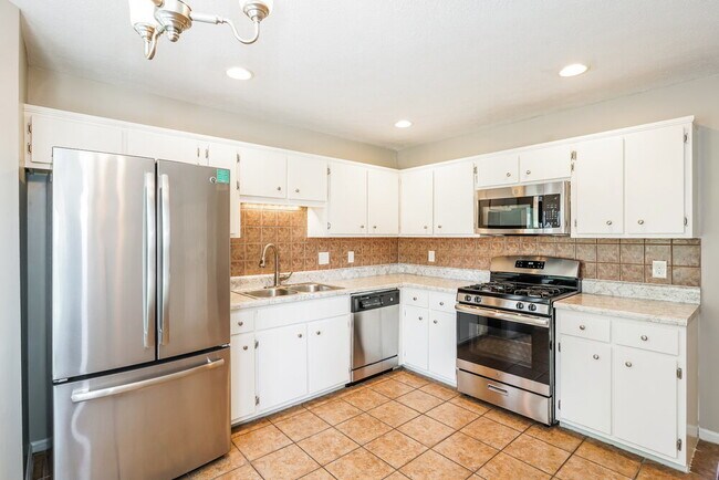 Building Photo - 300 Scotts Creek Pl
