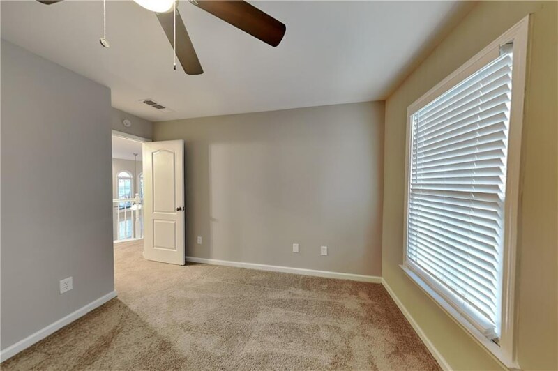 Building Photo - 3930 Summit Gate Dr