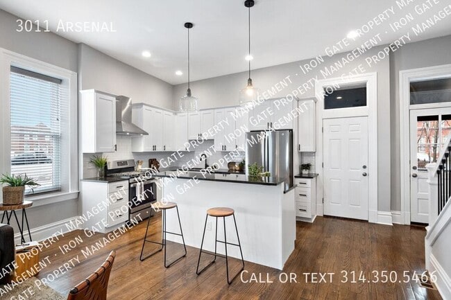 Building Photo - 3011 Arsenal-