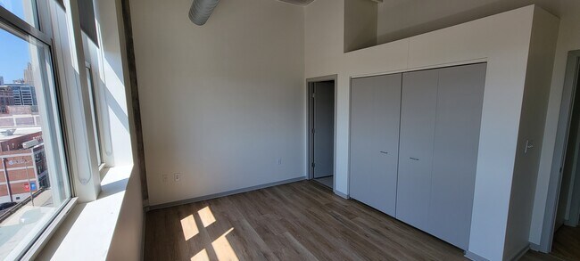 Building Photo - 2107 Grand Blvd