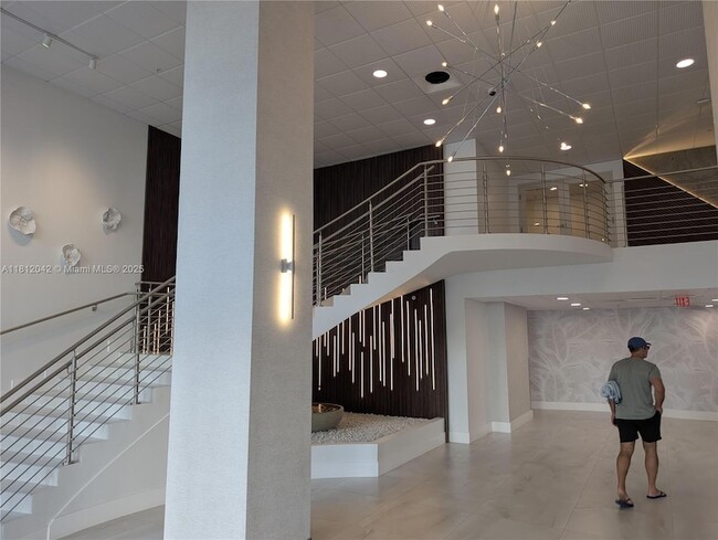 Building Photo - 3000 S Ocean Dr