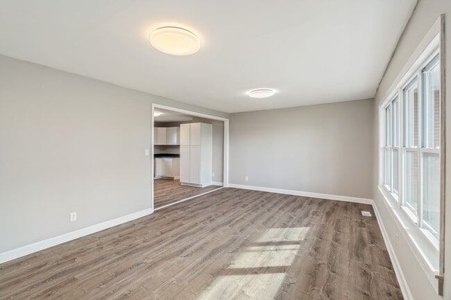 Building Photo - 3658 Tarbett Rd