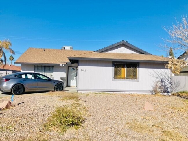 Primary Photo - Fully Furnish beautiful home