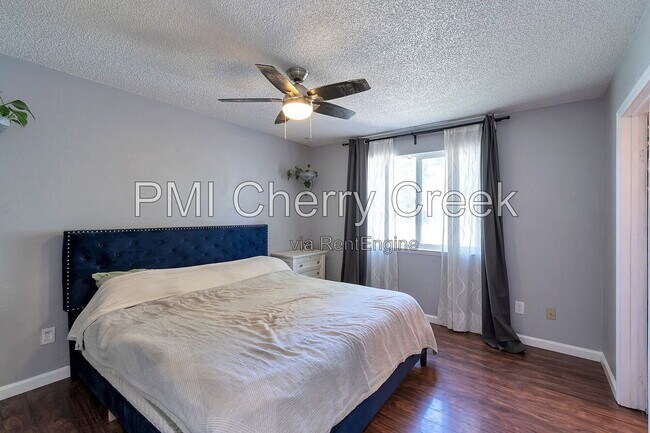 Building Photo - 4891 S Holland Ct