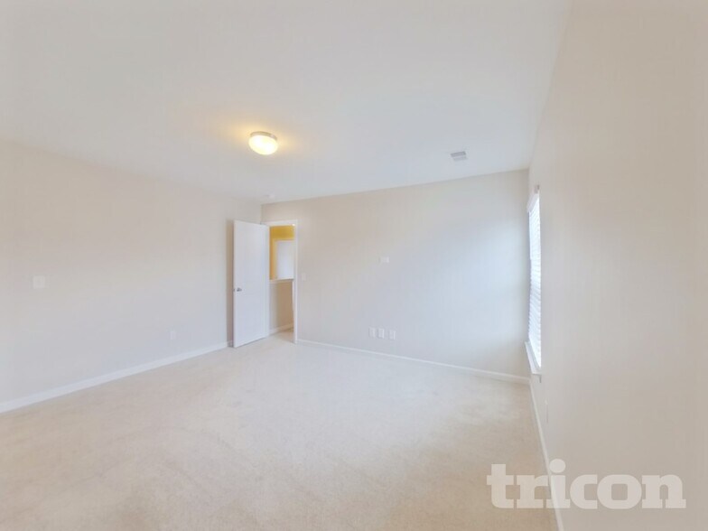 Building Photo - 208 Willow Grv Wy