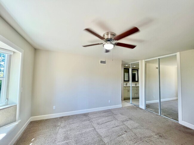 Building Photo - 17190 Tam O Shanter Dr