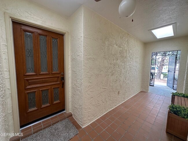 Building Photo - 724 Espada Dr
