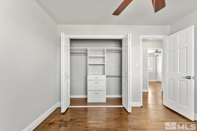 Building Photo - 990 Akard Dr