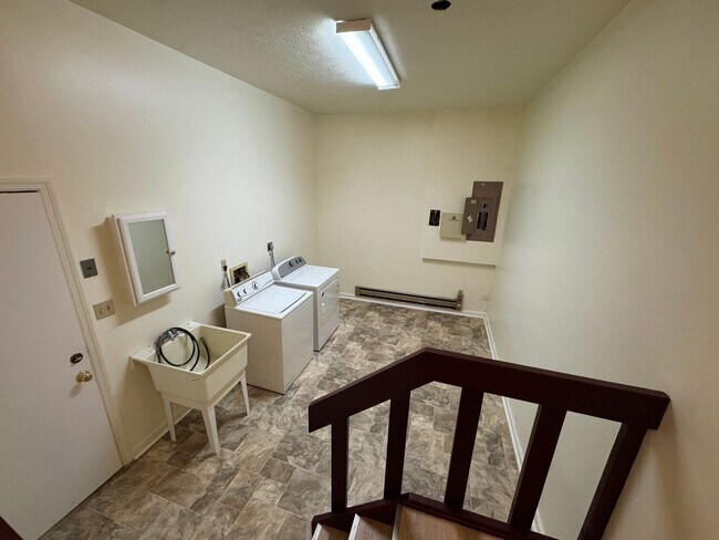 Building Photo - 3 bed/2.5 bath Townhouse near Med Center a...