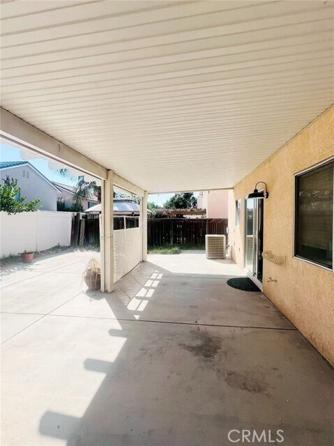 Building Photo - 15865 Flamingo Dr