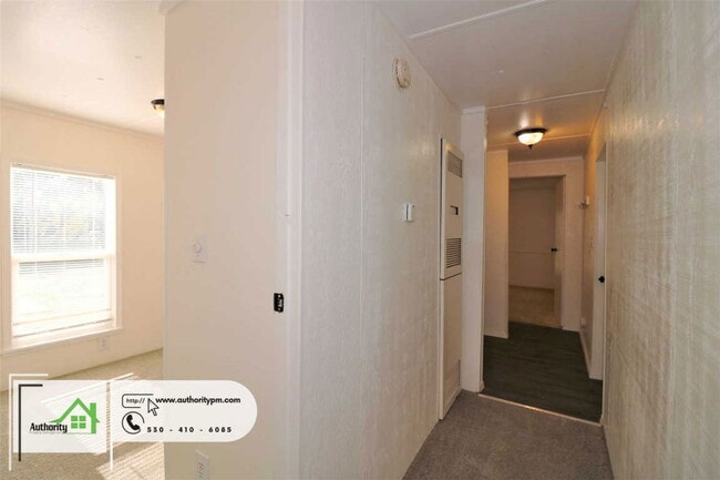 Building Photo - 3466 Shirley St