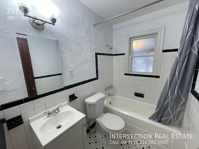 Building Photo - 231 S Clark Ave