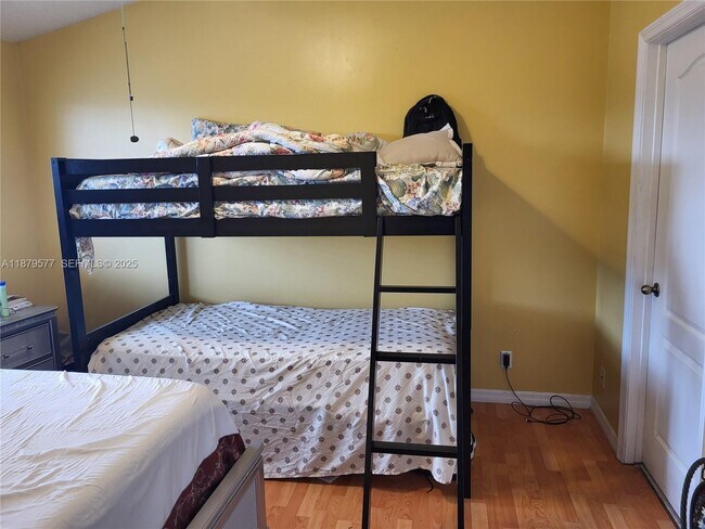 Building Photo - 820 NE 212th Terrace