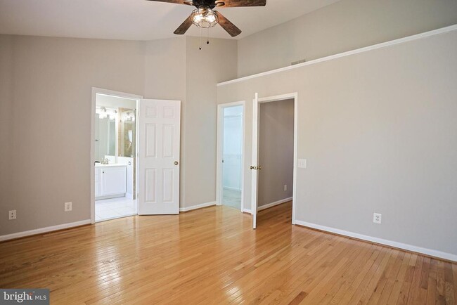 Building Photo - 3641 Bracknell Dr