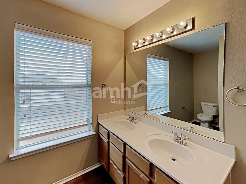 Building Photo - 1618 Withers Way