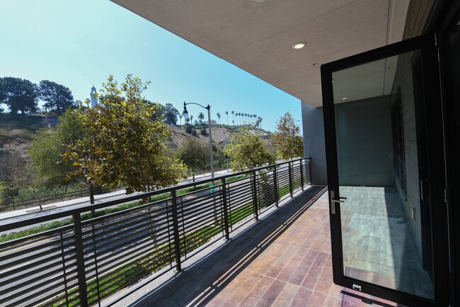 Building Photo - 12775 Bluff Creek Dr