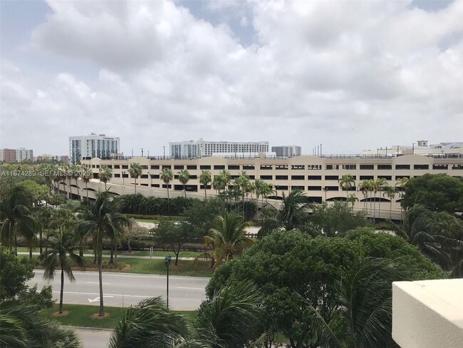 Building Photo - 19501 W Country Club Dr