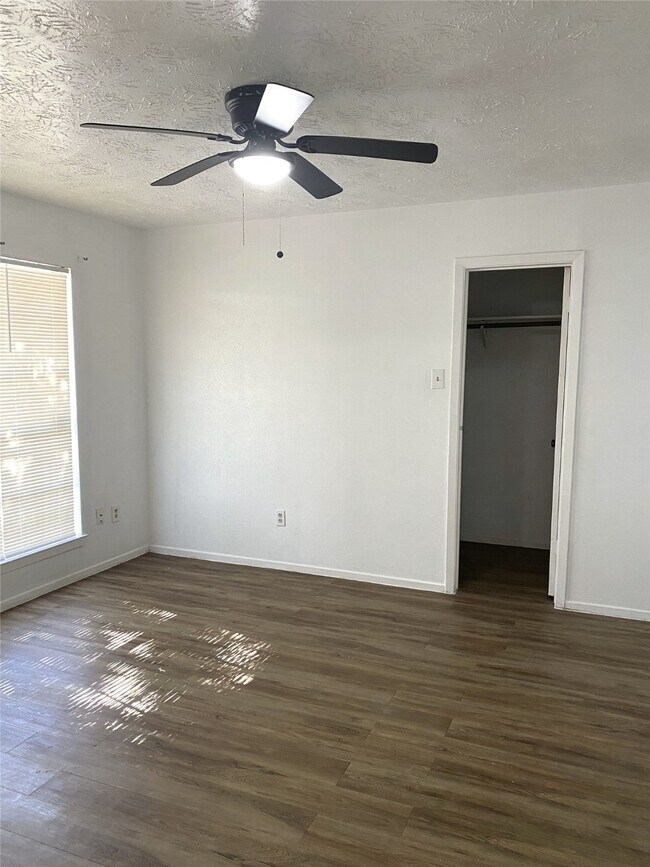 Building Photo - 19422 Lazy Valley Dr