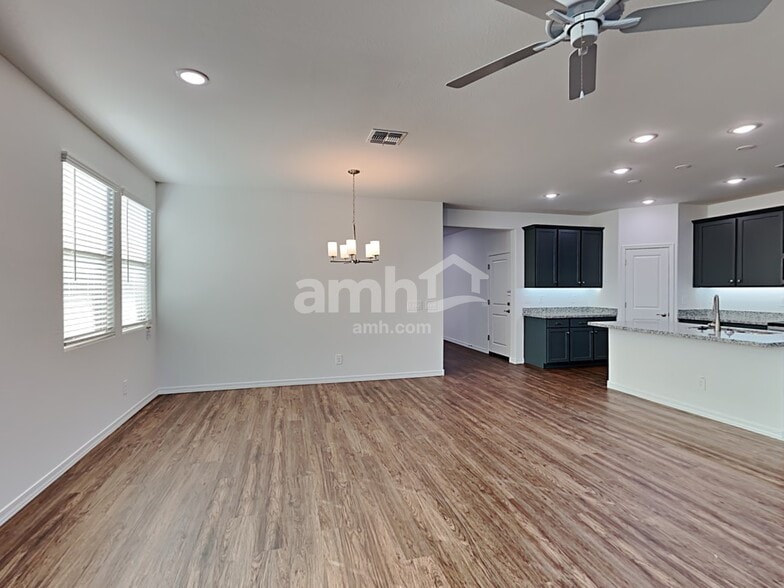 Building Photo - 15068 W Sherman St