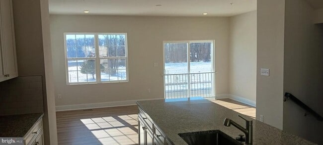 Building Photo - 2272 Marcy Dr