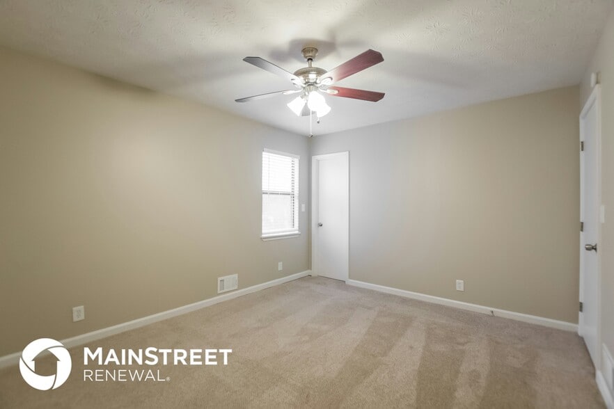 Building Photo - 3986 Majestic Dr SW