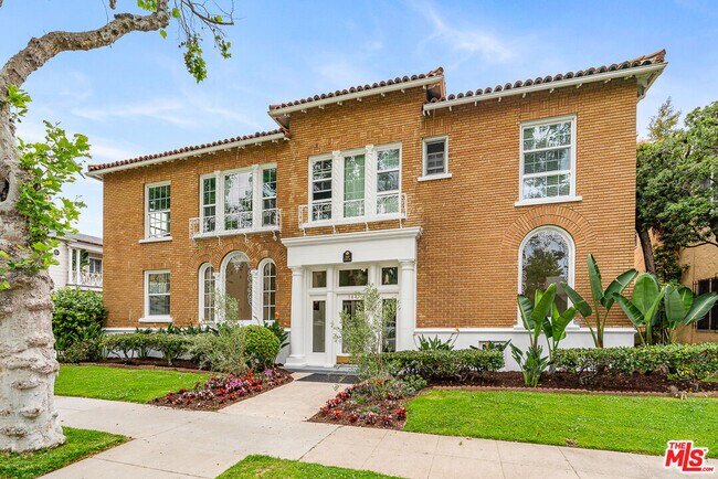 Building Photo - 144 N Swall Dr