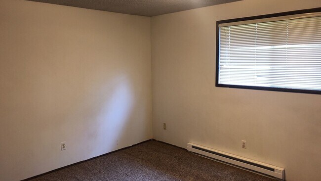 Building Photo - 2125 NW Turner Dr