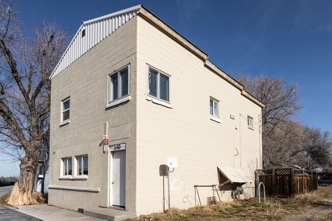 Building Photo - 330 N 1st E