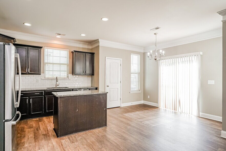 Building Photo - 168 Outwater Ridge Dr