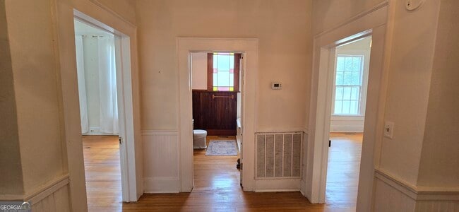 Building Photo - 712 Stonewall St