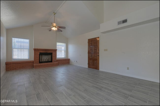 Building Photo - 129 Torrey Pines Dr