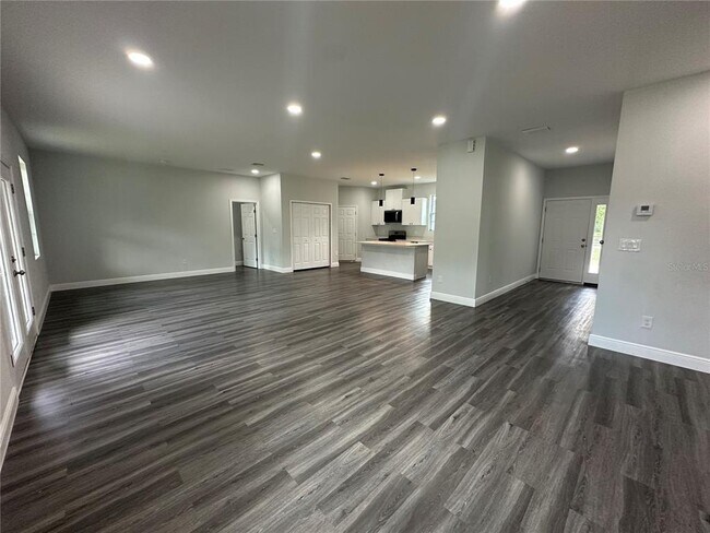 Building Photo - 18115 Cedarhurst Rd