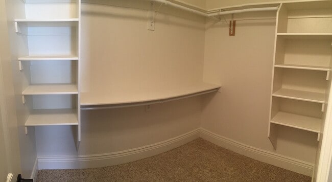 Building Photo - 400 Elk Valley Dr