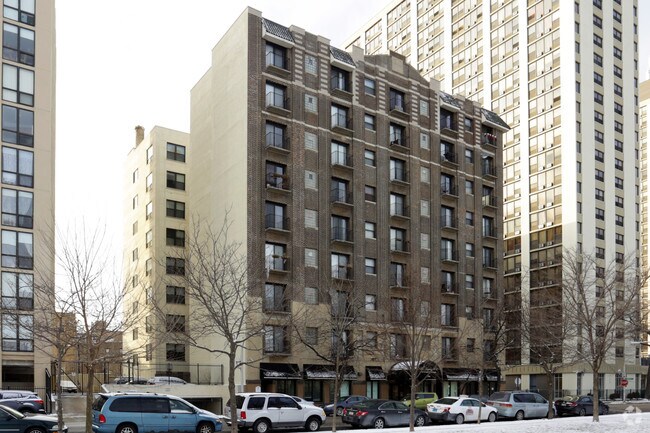 Building Photo - The Legacy HB at Clarendon Park