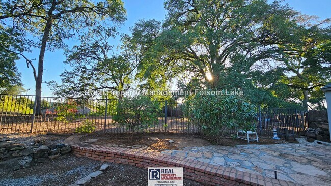Building Photo - El Dorado Hills Home + Detached Cottage | Solar | 3-Car Garage | Private Backyard