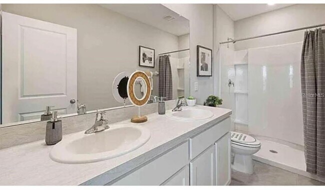 Building Photo - 1615 Hubbell Rd