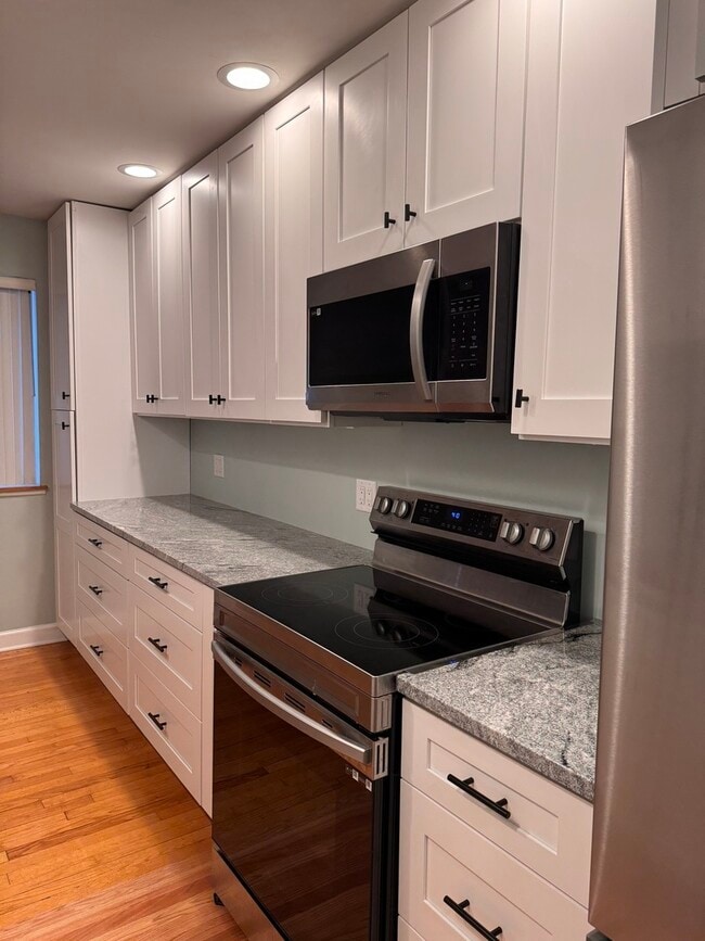 Building Photo - 705 Strom Dr