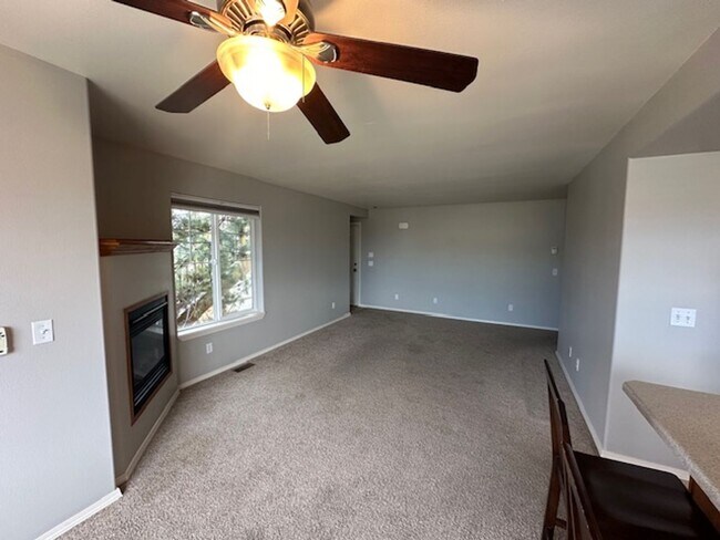 Building Photo - 1120 Longbow Ln