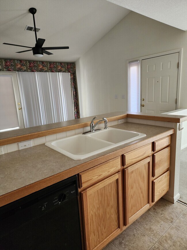 Building Photo - 4385 S Balsam St