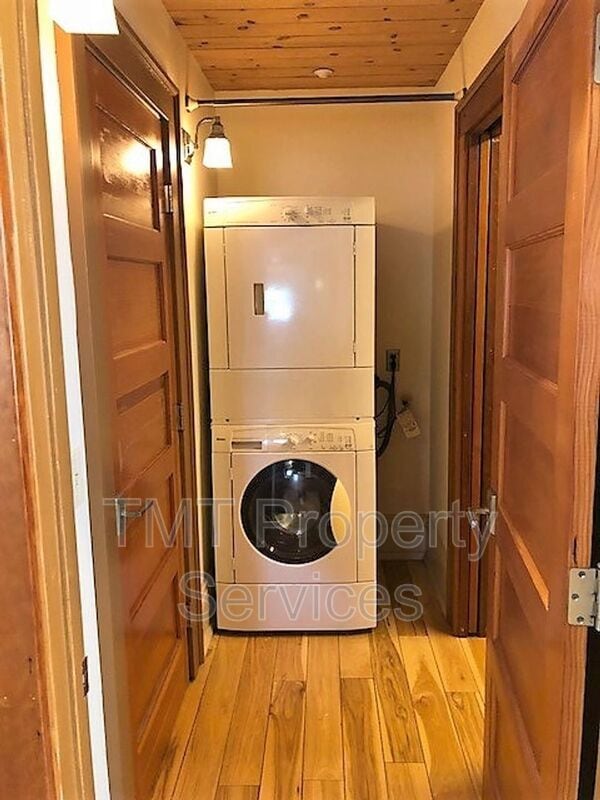 Building Photo - 579 Buchon