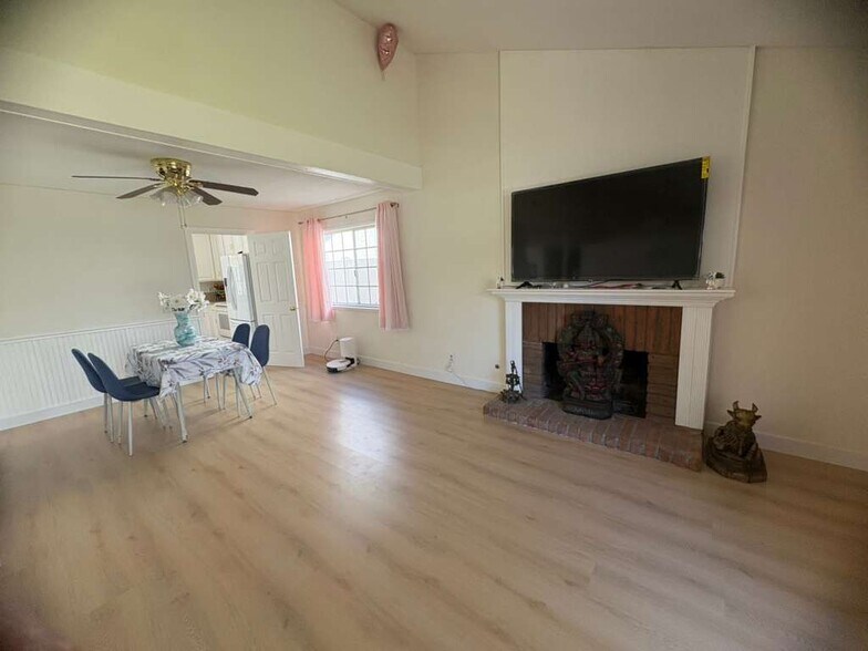 Building Photo - 2959 Texas Ave